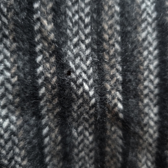 Jos. A. Bank 100% CASHMERE Black and Gray Men's Scarf - Picture 7 of 12